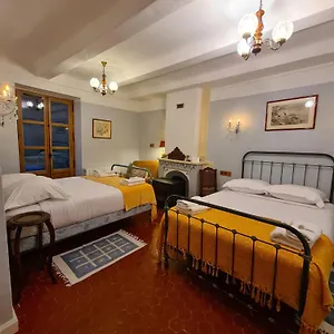 Des Etrangers Bed and breakfast